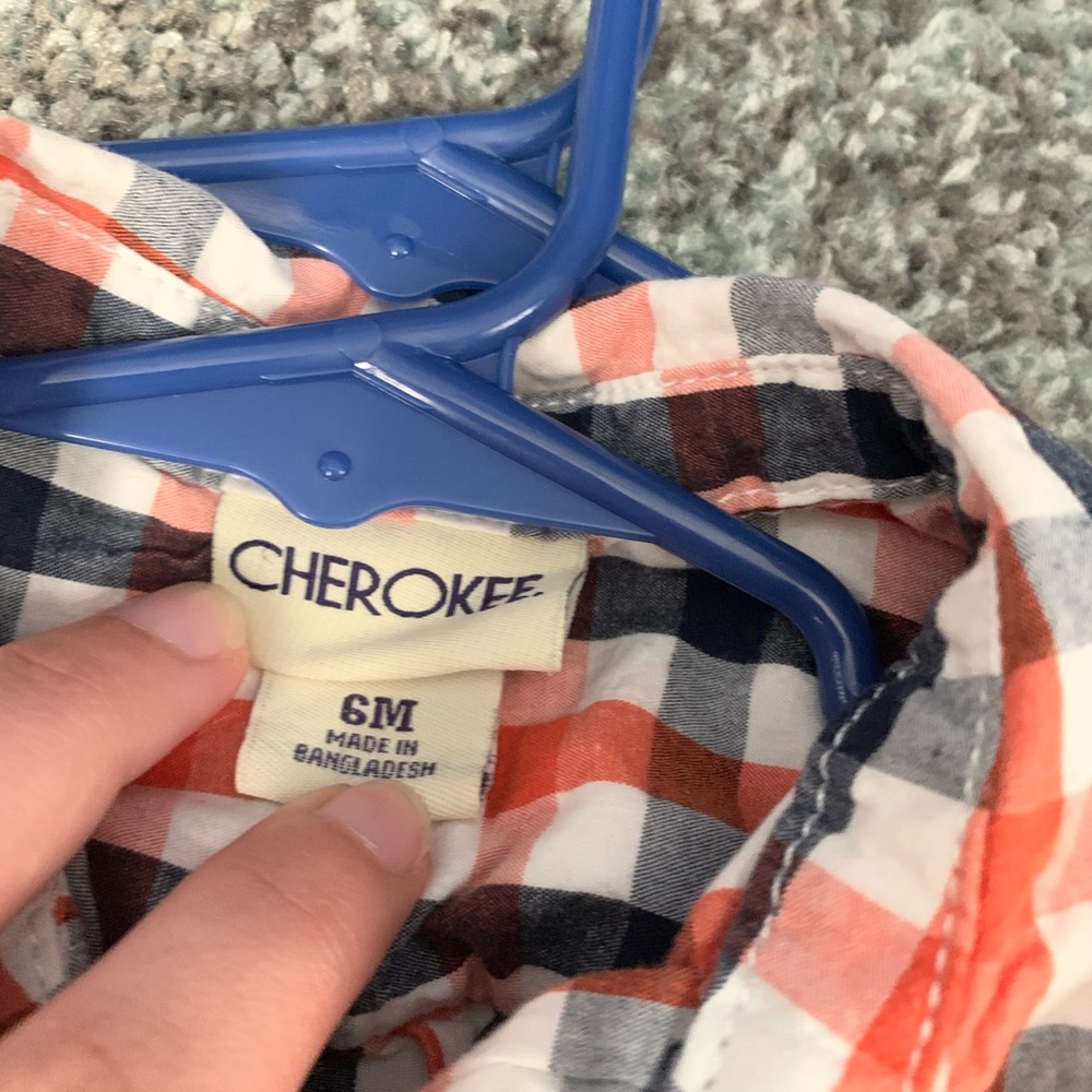 Button up - Picture 2 of 2